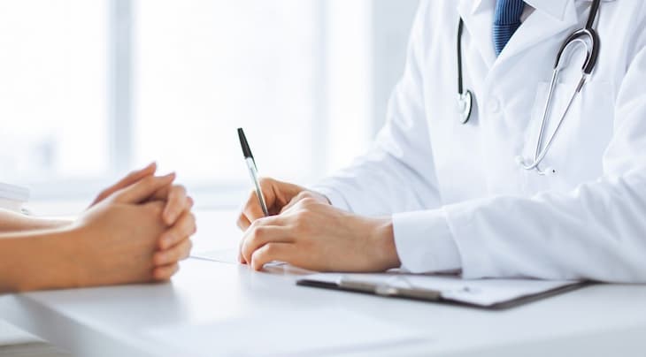 Đau rát hậu môn, đi ngoài ra máu nên đi khám ở đâu uy tín