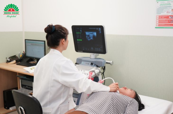 Thực hiện xét nghiệm cần thiết trước khi mổ tuyến giáp