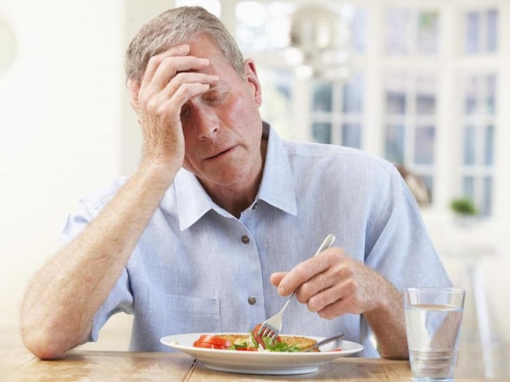 Mệt mỏi, chán ăn là triệu chứng phổ biến ở người ung thư gan