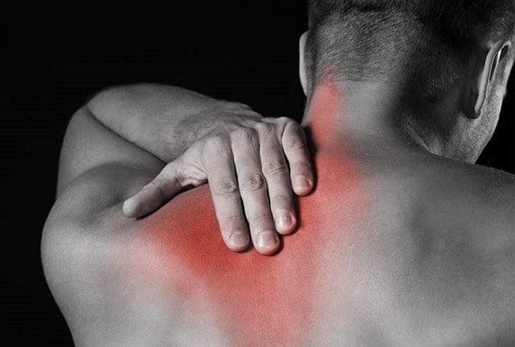 Khối u gan chèn ép dây thần kinh gây đau vai phải ở người bệnh