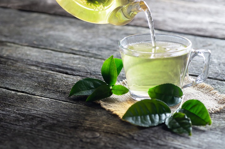 Người bị gan nhiễm mỡ nên uống nước trà xanh để hỗ trợ điều trị hiệu quả hơn