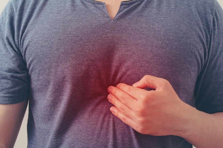 Đau thượng vị là triệu chứng thường thấy ở người bị ung thư gan 