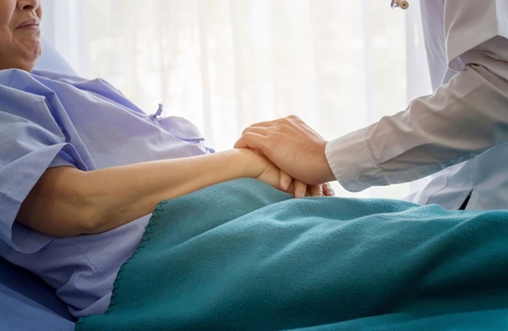 Chăm sóc nhẹ giúp giảm triệu chứng và giảm áp lực về tâm lý cho bệnh nhân