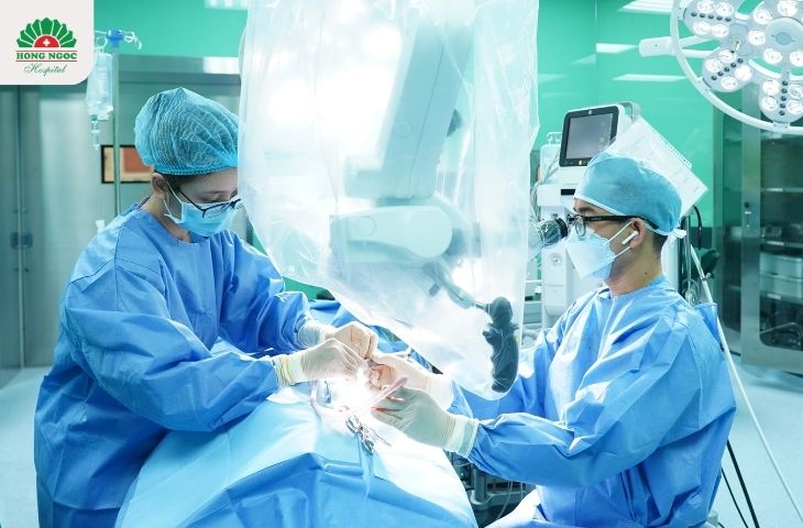 Phẫu thuật điều trị nhiễm trùng tai