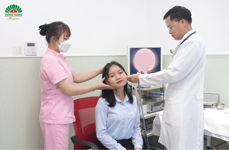 Bệnh nhân được thăm khám và tư vấn kỹ càng trước khi thực hiện phẫu thuật