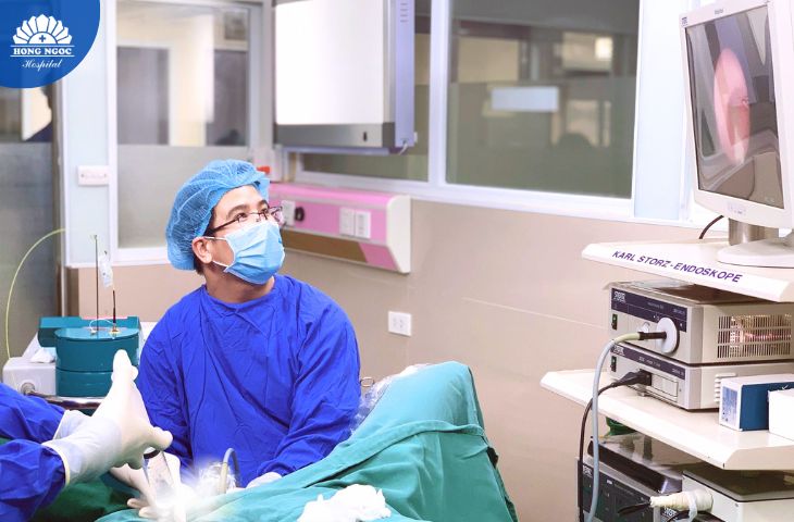 Tán sỏi tiết niệu - nội soi ngược dòng