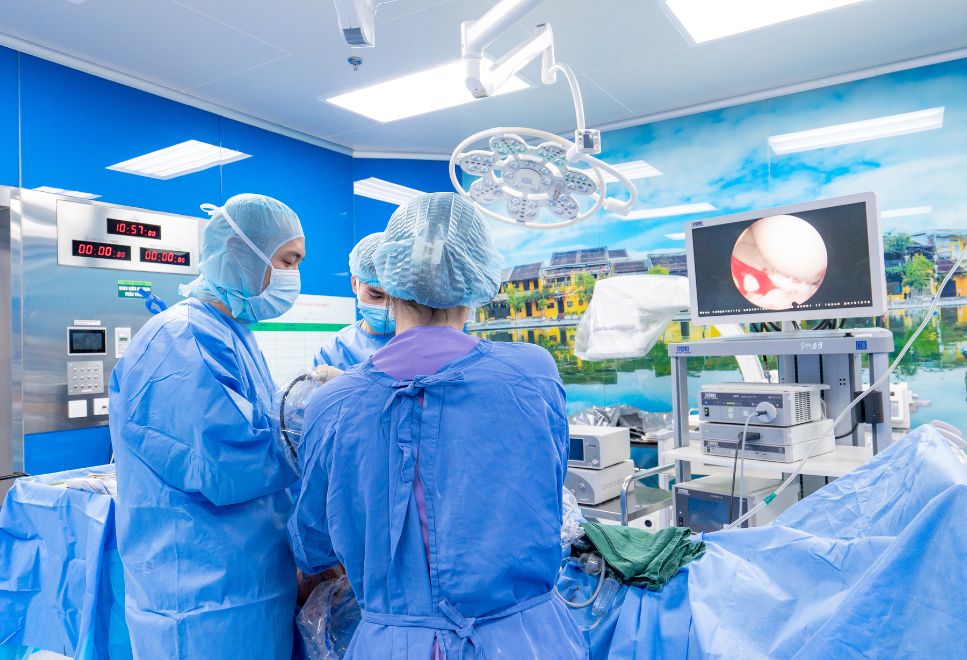Phẫu thuật cho bệnh nhân rách sụn chêm